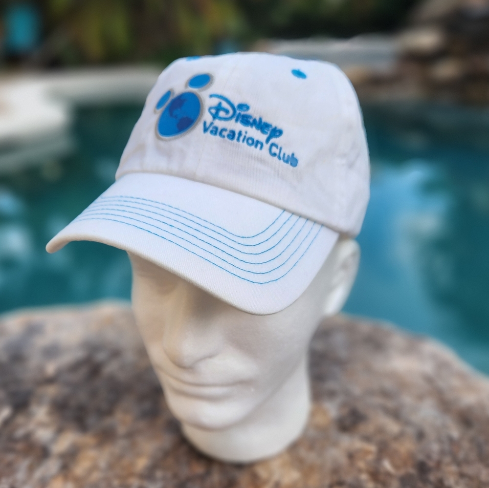 NWOT Disney Vacation Club Member Basball Hat